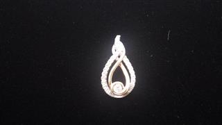 10K Diamond Cluster Tear Drop Pendant 2 Tone Yellow and White Gold 2.4g